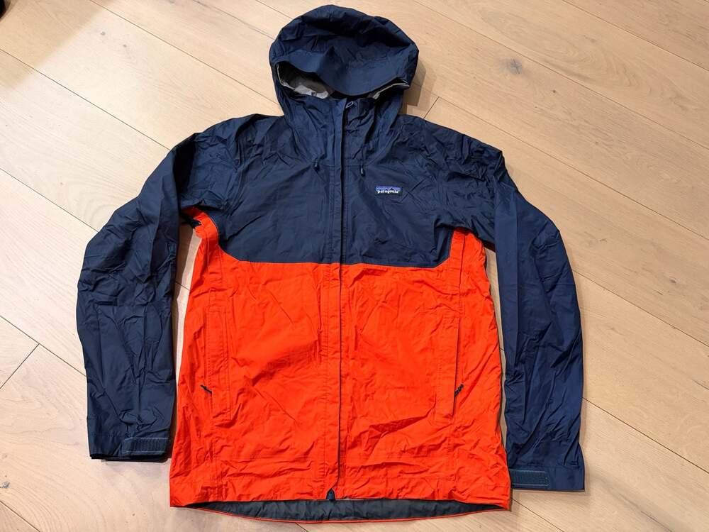 Patagonia Torrentshell Rain Jacket Navy Blue and Orange STY83802